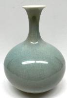 Vase   (DPu10) by Yoshio Taylor