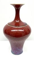 Vase    (DPu04) by Ruth Rippon